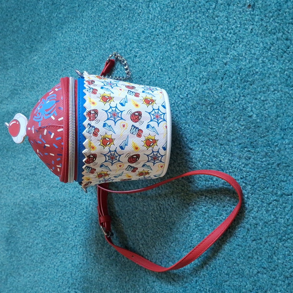 Marvel/ Danielle Nicole Spiderman Cupcake Xbody Bag NWOT